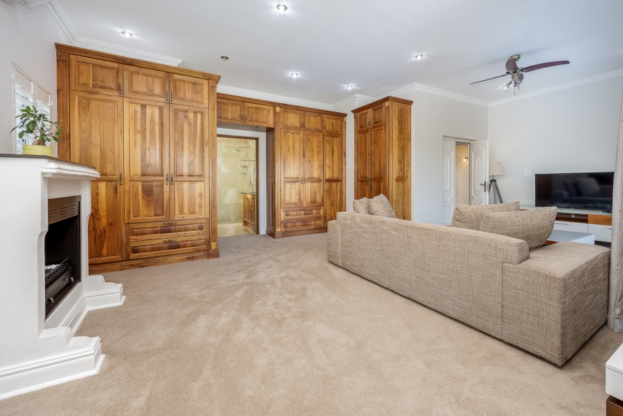 5 Bedroom Property for Sale in Val De Vie Estate Western Cape